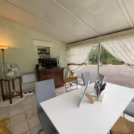 D'hote Grise Avec Petit Dejeuner Sauna Et Jacuzzi En Option