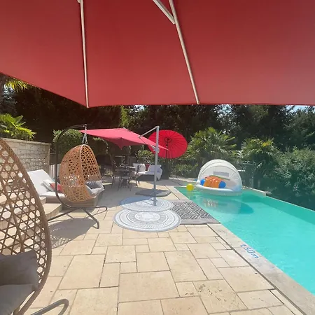 D'hote Grise Avec Petit Dejeuner Sauna Et Jacuzzi En Option Konukevi 4*