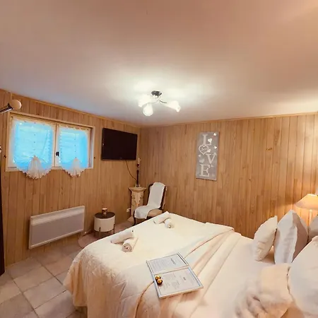 D'hote Grise Avec Petit Dejeuner Sauna Et Jacuzzi En Option